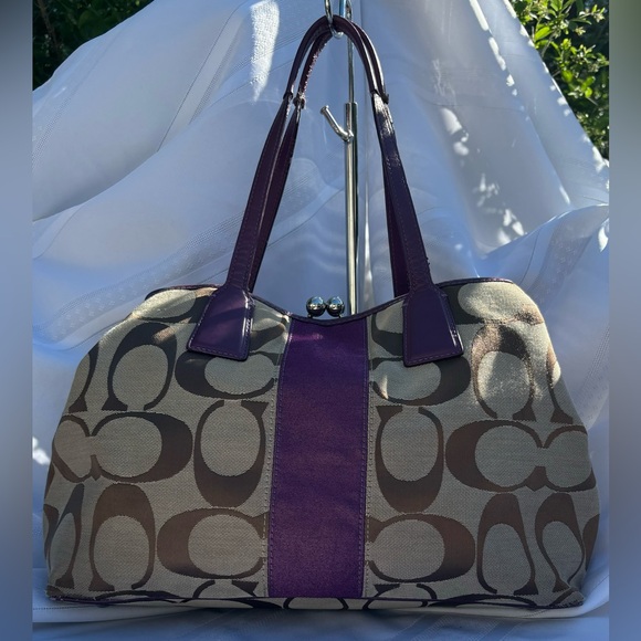 Coach VGUC Kiss lock bag - Picture 4 of 16